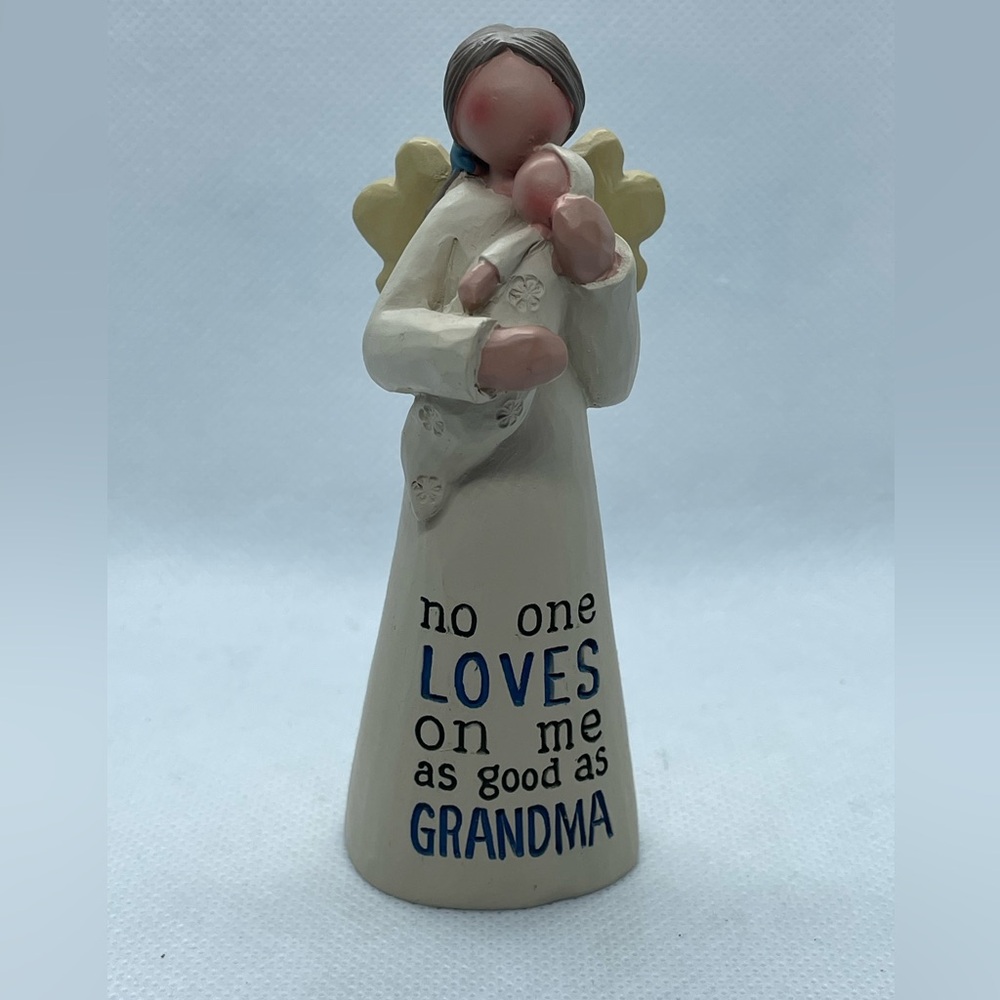 Blossom Bucket Angel Grandmother No One Loves On Me As Good As Grandma Figurine